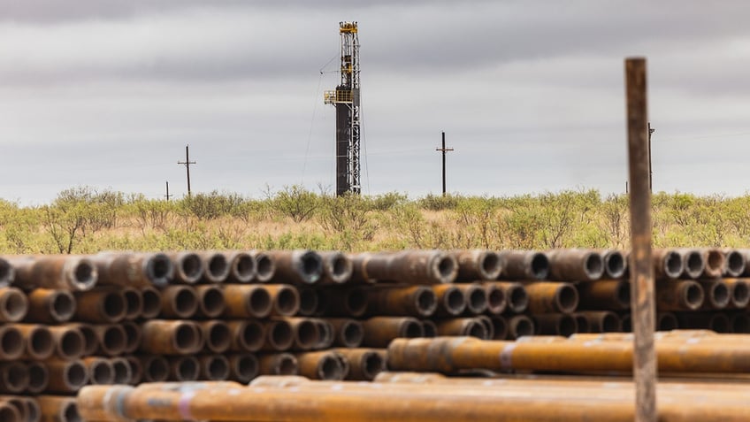 Texas drilling and pipes