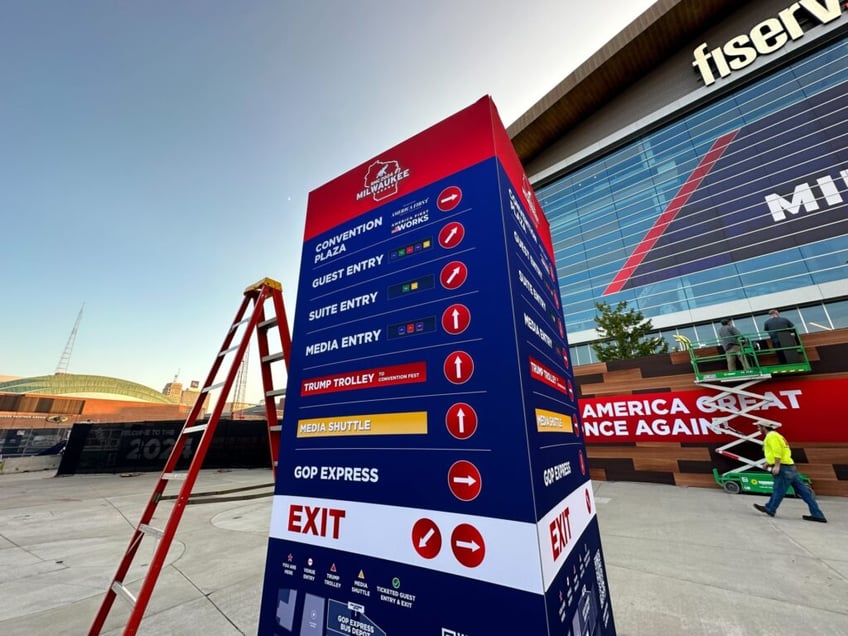 state flags decorations make america great once again sign outside rnc convention