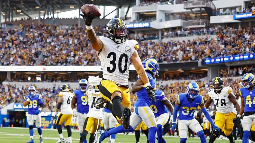 steelers fight back from fourth quarter deficit to beat rams