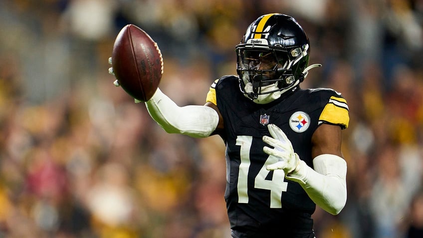 steelers force browns to crumble in fourth quarter to pick up first win of season