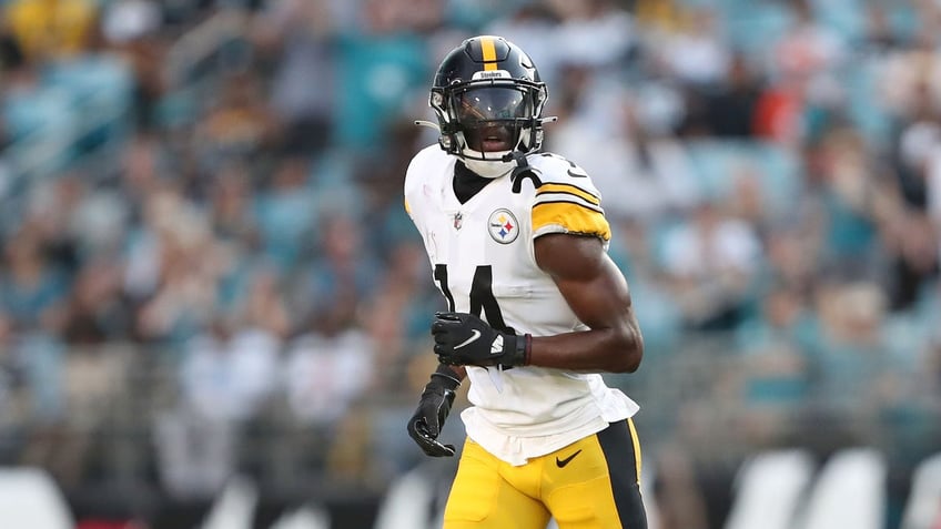 steelers george pickens faces criticism after frustrations boil over during upset loss to patriots