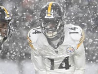 Steelers' George Pickens gets into it with Browns player on final play of blizzard game, held back by security