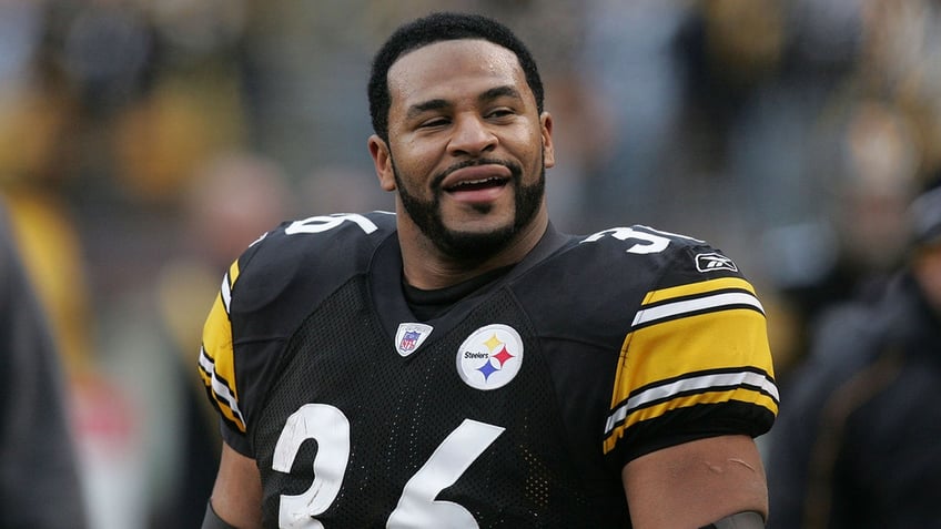 steelers great jerome bettis sees room for growth believes pittsburgh has really good chance at playoff run