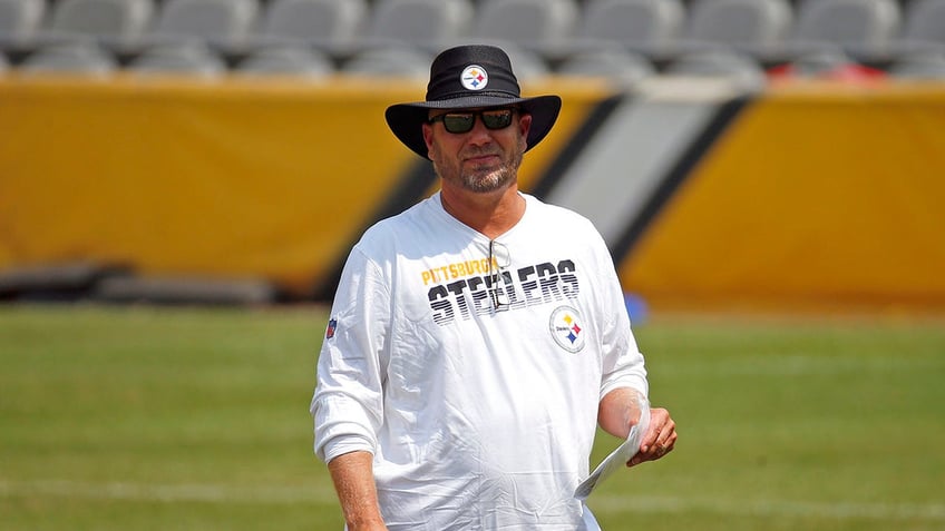 steelers offensive coordinator matt canada shrugs off criticism bottom line is winning