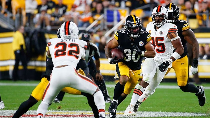 steelers vs browns brew a historic rivalry filled with football fervor