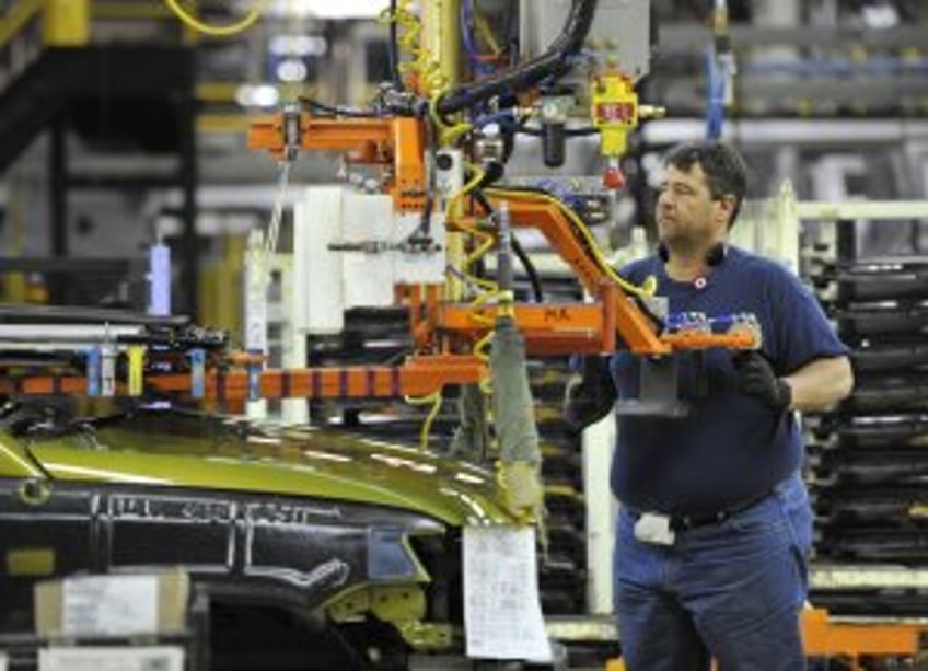 Stellantis trimming 1,100 jobs at its Toledo Jeep Gladiator plant