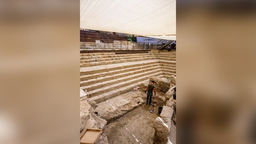 steps where jesus walked and healed a blind man unearthed for first time in 2000 years