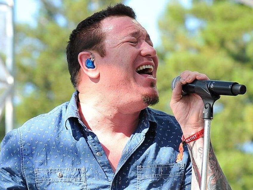 steve harwell founding singer of the band smash mouth dead at 56