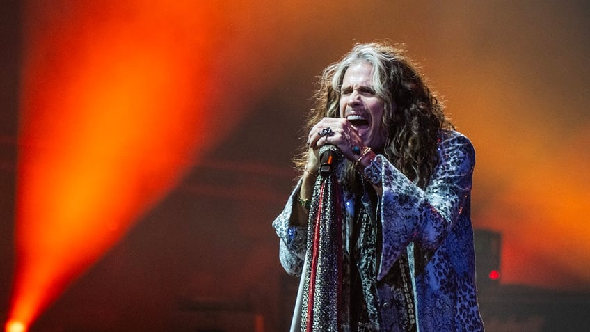 Steven Tyler singing