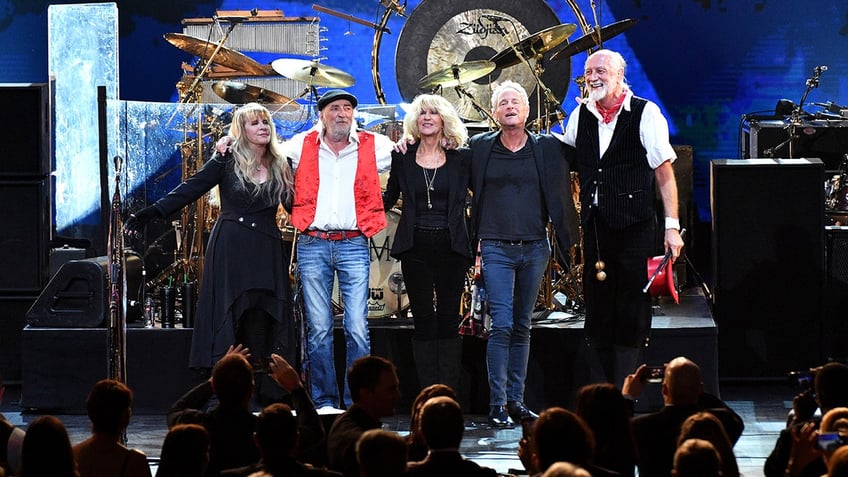 stevie nicks reveals why fleetwood mac will never perform again