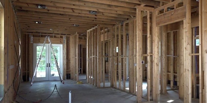 storm chaser works to build a house that can withstand category five hurricane winds