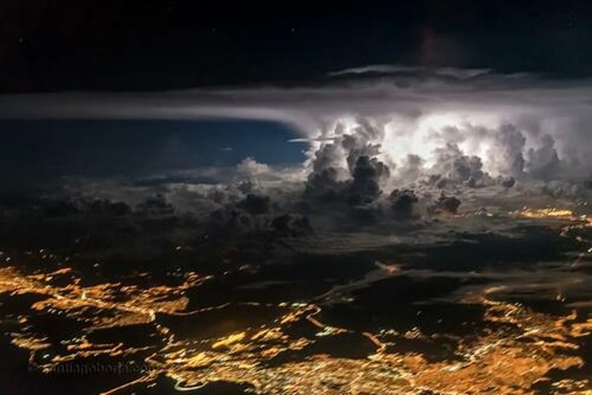 storm pilot photographer captures breathtaking images from 40000 feet