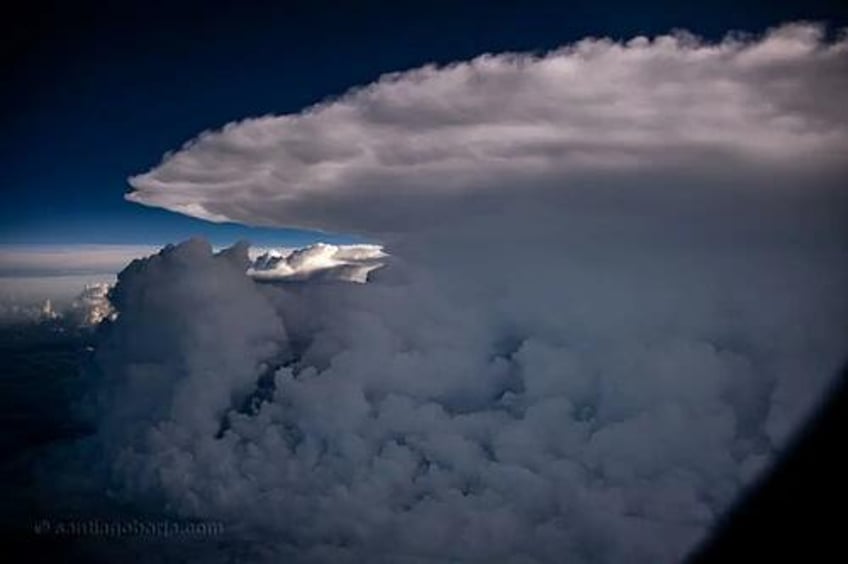 storm pilot photographer captures breathtaking images from 40000 feet