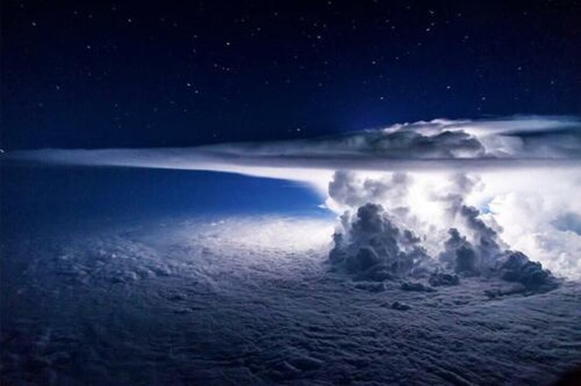 storm pilot photographer captures breathtaking images from 40000 feet
