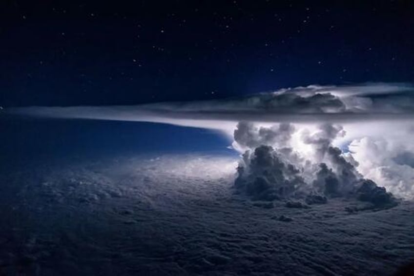 storm pilot photographer captures breathtaking images from 40000 feet