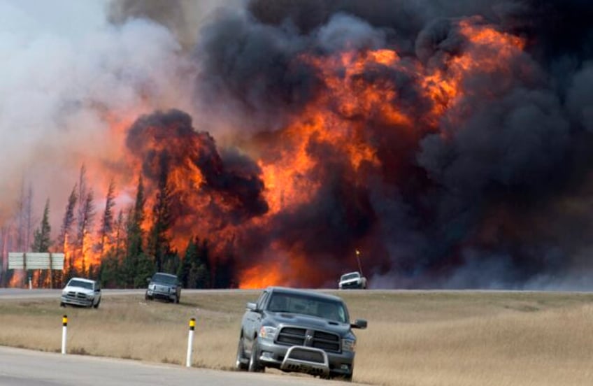 story of a devastating wildfire that reads like a thriller wins baillie gifford nonfiction prize