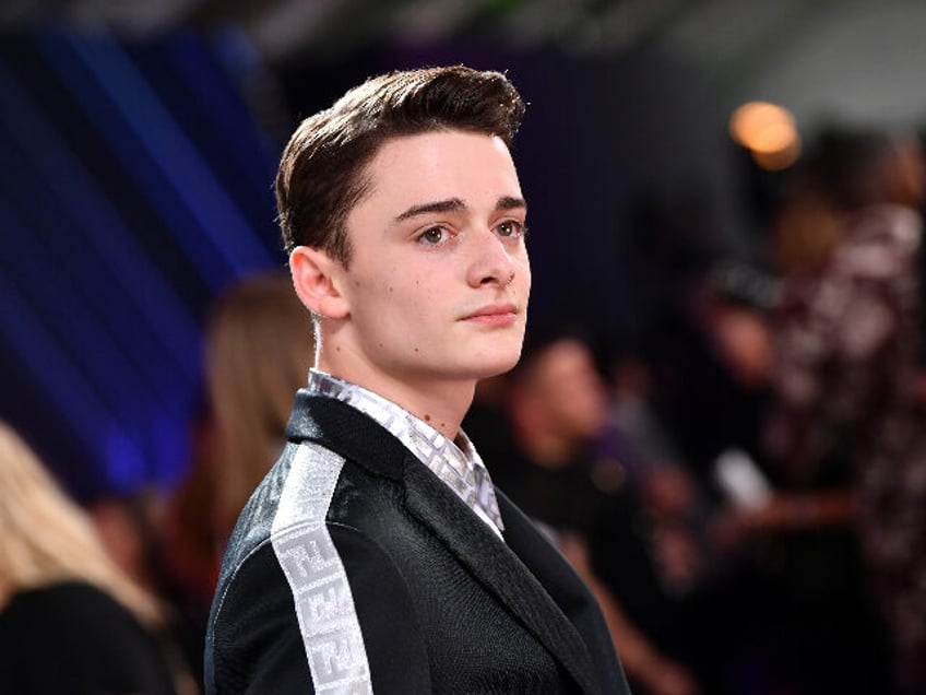 stranger things star noah schnapp blasts instagram followers for celebrating hamas you either stand with israel or you stand with terrorism