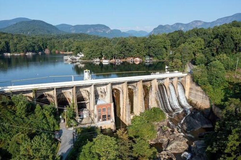 structural supports of north carolina dam compromised as officials warn imminent failure 