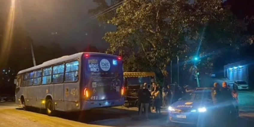 student 13 dies on school bus after sticking head out of window and colliding with pole