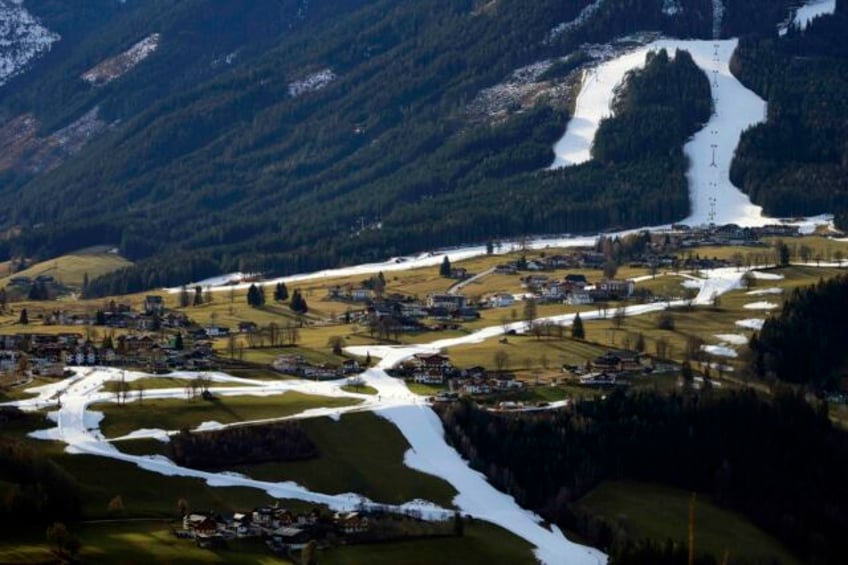 study suggests global warming set to worsen snow shortages on europes ski slopes