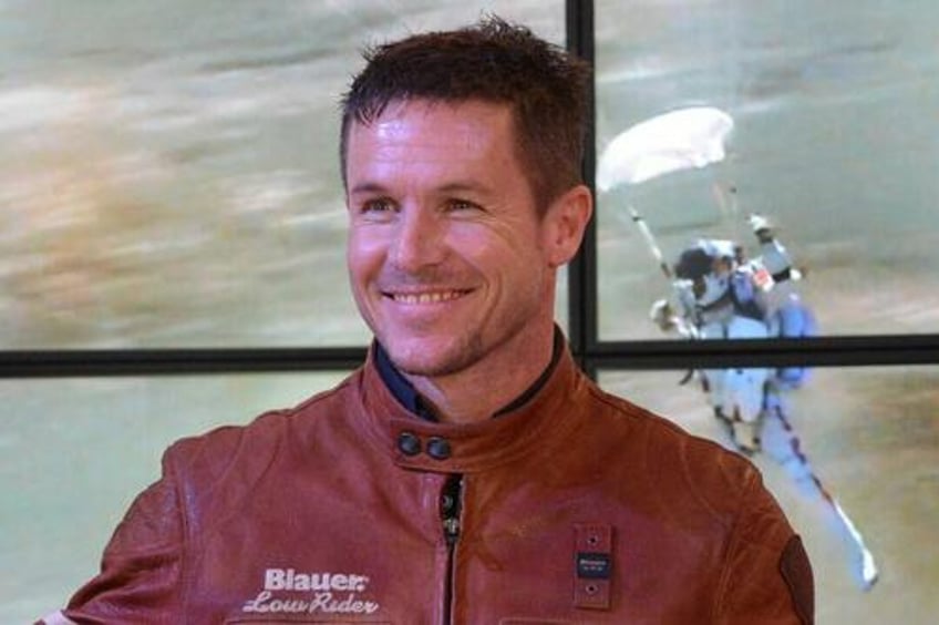 stuntman felix baumgartner dies in paragliding crash at 56