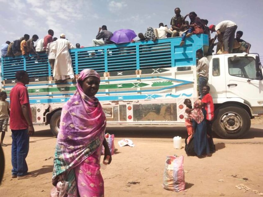 sudan fighting is driving country to collapse and millions face a humanitarian calamity un says