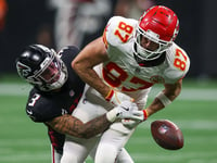 Super Bowl champ suggests Travis Kelce not completely focused on football after latest quiet game