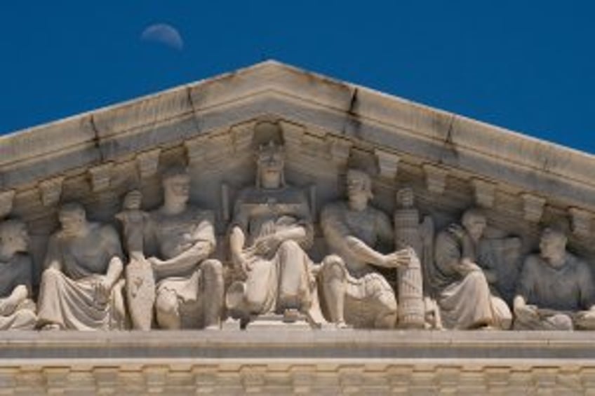 Supreme Court allows DHS to remove protection status for half-million migrants