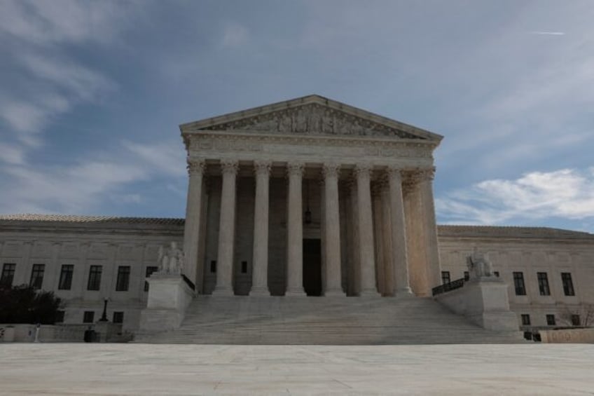 The Supreme Court, without comment, rejected a request by industry groups and Republican s