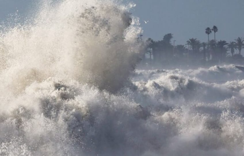 Large waves walloped California's Ventura County as a storm lashed the US West, with more heavy weather expected over the weekend