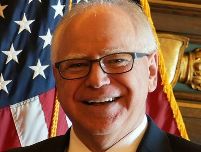 surrounded by ivy league grads walz attacks vance over yale