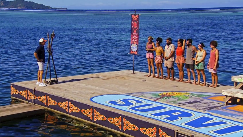 survivor host jeff probst responds to allegations the show is biased against women