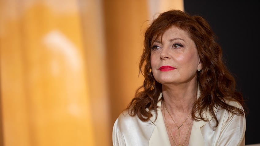 susan sarandon dropped by talent agency after anti jewish comments