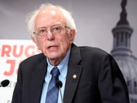 Suspect in fire outside of US Sen. Bernie Sanders’ Vermont office to remain detained, judge says