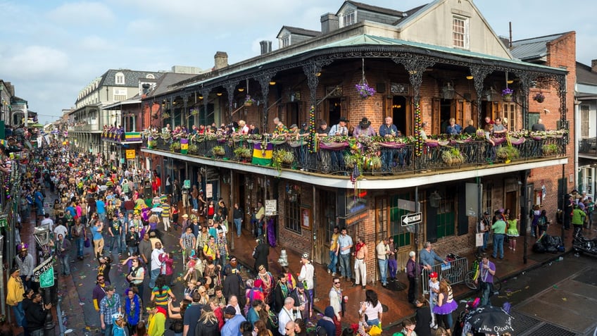 Crowds at Mardi Gras 2013