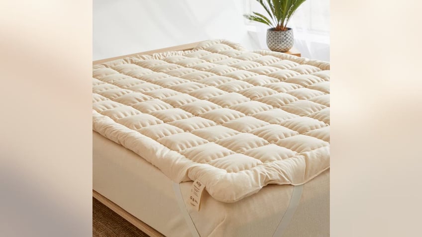 Turn your hard mattress into a soft, luxurious one. 