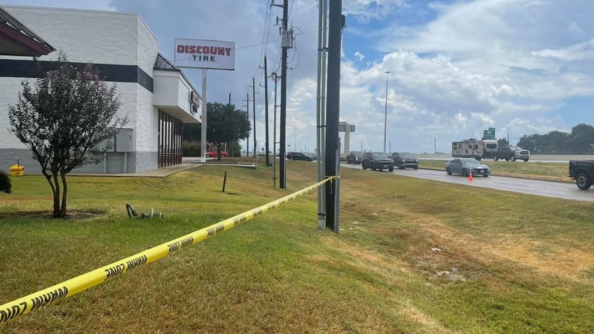 suv crashes into texas dennys restaurant leaves 23 injured police