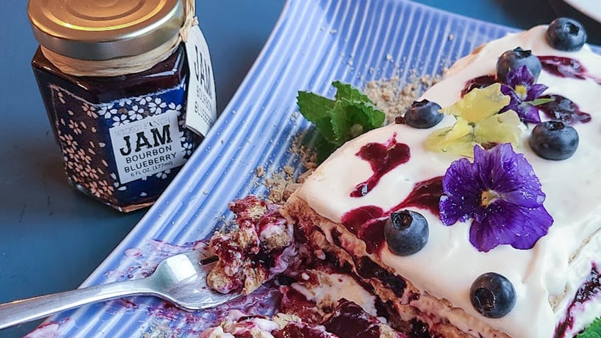 blueberry-bourbon-icebox-cake