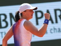 Swiatek downs Gauff to reach French Open final, Djokovic has surgery