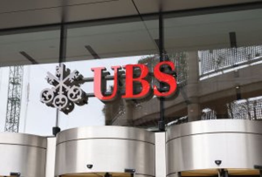Swiss government proposes requiring banks to hold more capital