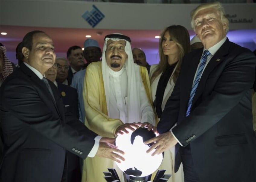 Egyptian President Abdel Fattah al-Sisi, Saudi Arabia's King Salman, Melania Trump and Pre