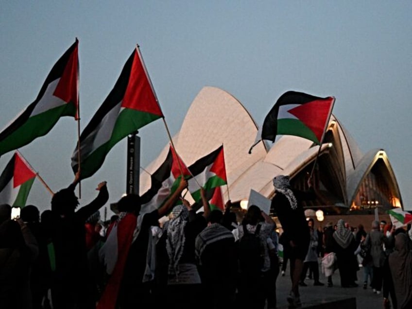 sydney jewish community warned to stay home as hamas supporters claim the citys streets