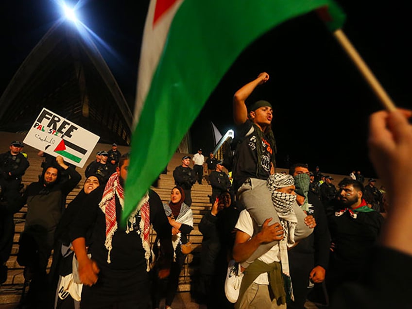 sydney mayor blocks proposal to illuminate town hall in israeli colours