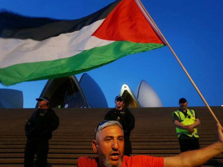 sydney mayor blocks proposal to illuminate town hall in israeli colours