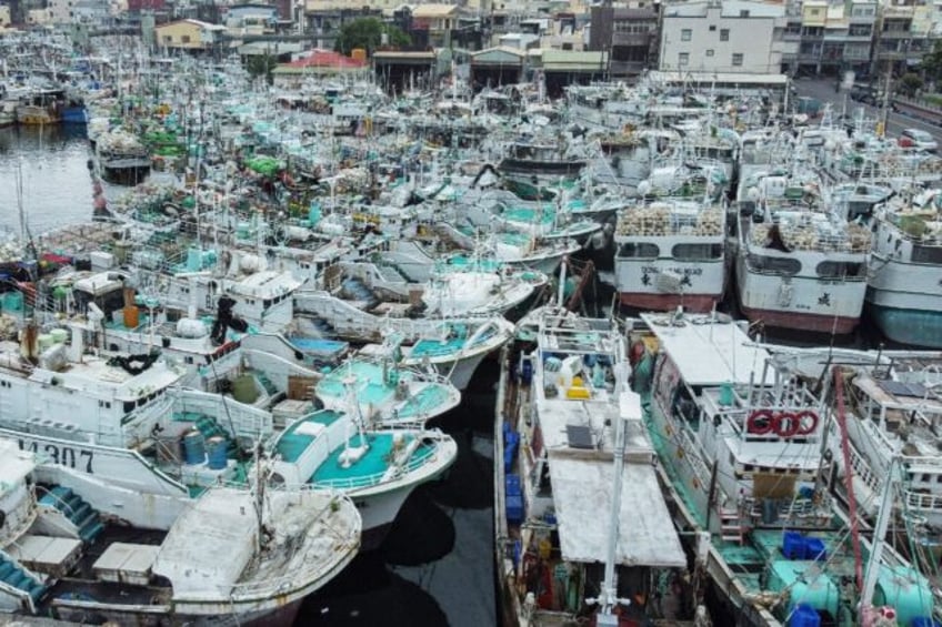 taiwan cancels flights shuts schools ahead of typhoon