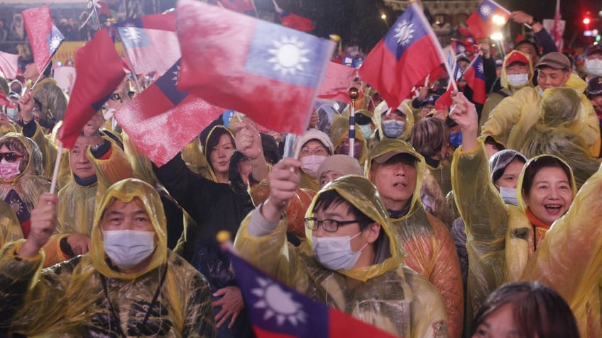 taiwan to pick new president as china ramps up threats choice between war and peace