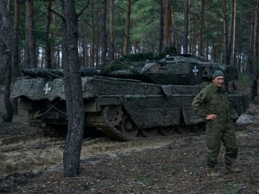 LYMAN REGION, UKRAINE - DECEMBER 26: Movement of tanks and inspection during crew rest. on December 26, 2023 in Lyman Region, Kreminna Forest, Ukraine. On 2 July 2023 Ukraine had reportedly received 54 Leopard 2A4 from NATO-member countries. The Leopard 2A6 includes the addition of the Rheinmetall 120 mm L/55 …