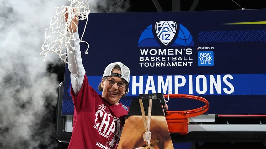 Tara VanDerveer cuts net