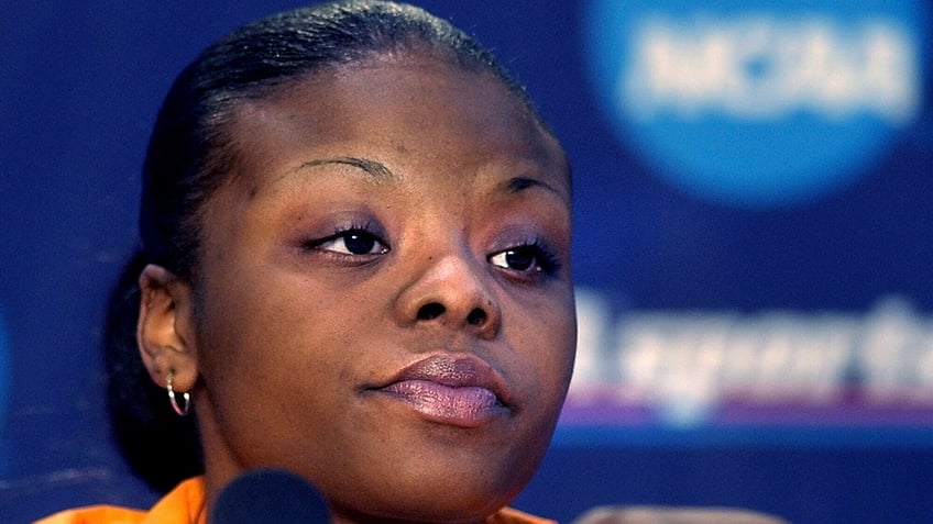 tasha butts georgetown womens basketball coach dead at 41 after breast cancer battle