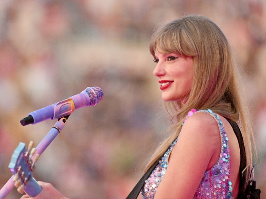 KANSAS CITY, MISSOURI - JULY 08: (EDITORIAL USE ONLY. NO BOOK COVERS.) Taylor Swift performs onstage during night two of Taylor Swift | The Eras Tour at GEHA Field at Arrowhead Stadium on July 08, 2023 in Kansas City, Missouri. (Photo by Fernando Leon/TAS23/Getty Images for TAS Rights Management)